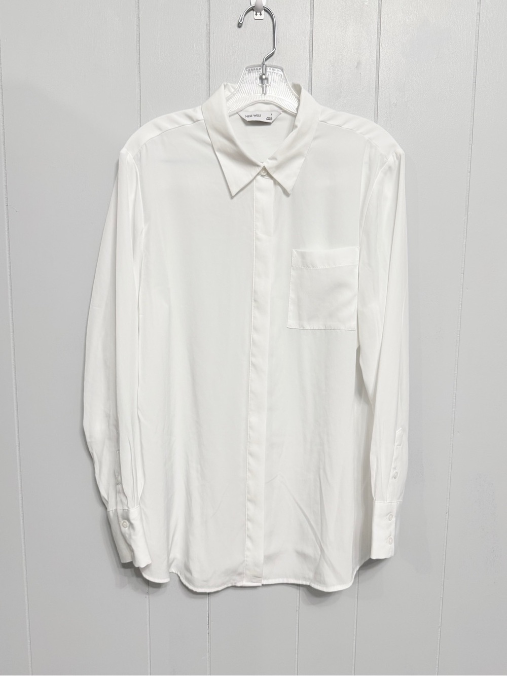 #19) NEW Nine West White Long-Sleeve Button-Up Soft Dress Shirt